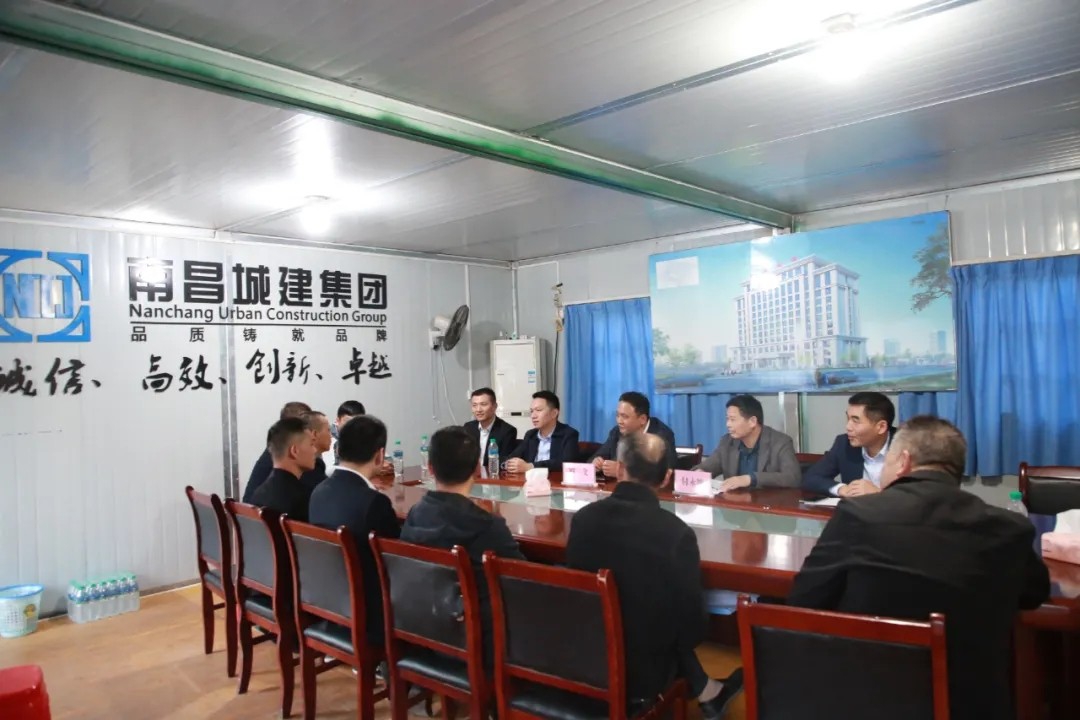 南昌城投集團(tuán)人武部開展傳承軍人精神，做集團(tuán)建設(shè)發(fā)展的“排頭兵”座談會